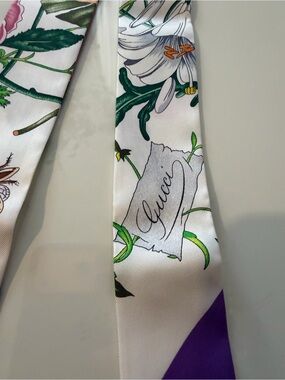 NWT Gucci White Silk Twilly with Orange Floral Detail